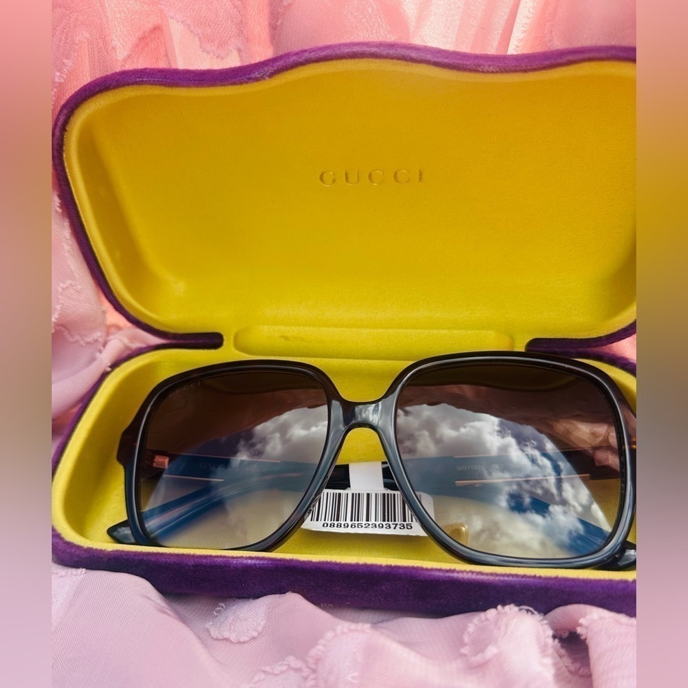 NWT Authentic Gucci Sunglasses